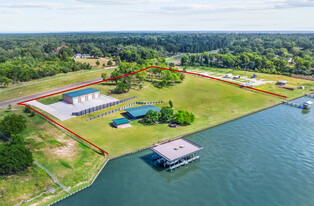 Lake Livingston Lodge/Venue/Water Sports Camp - Motel