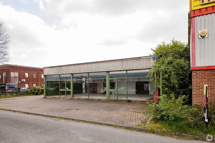 Broadfields, Aylesbury à louer - Photo du bâtiment - Image 2 de 2