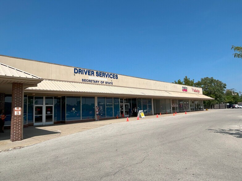 1456-1500 Lee St, Des Plaines, IL for lease - Building Photo - Image 2 of 9