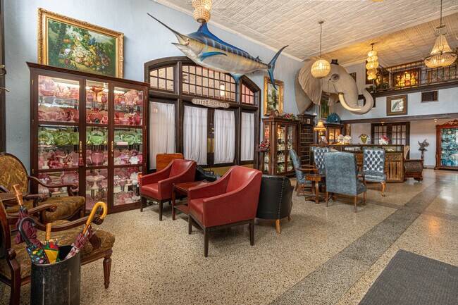 More details for 115 E Commerce St, Mineola, TX - Hospitality for Sale