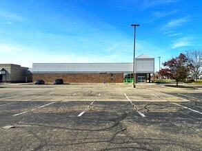 510-590 W Main St, New Lebanon, OH for lease Building Photo- Image 2 of 18