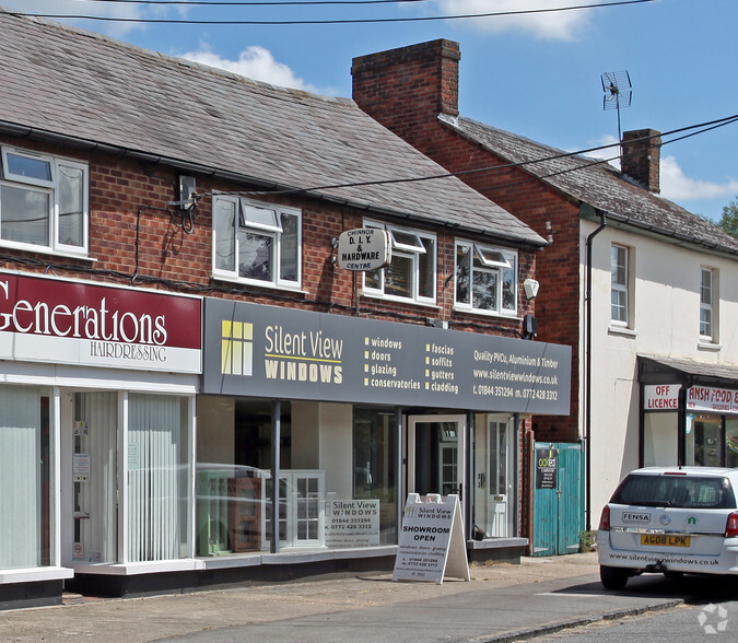 4 Thame Rd, Chinnor for sale - Primary Photo - Image 1 of 1