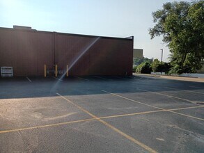 5317-5327 N Illinois St, Fairview Heights, IL for lease Interior Photo- Image 2 of 7