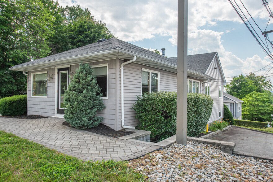 113 Parsippany Rd, Parsippany, NJ à louer - Photo du bâtiment - Image 2 de 3