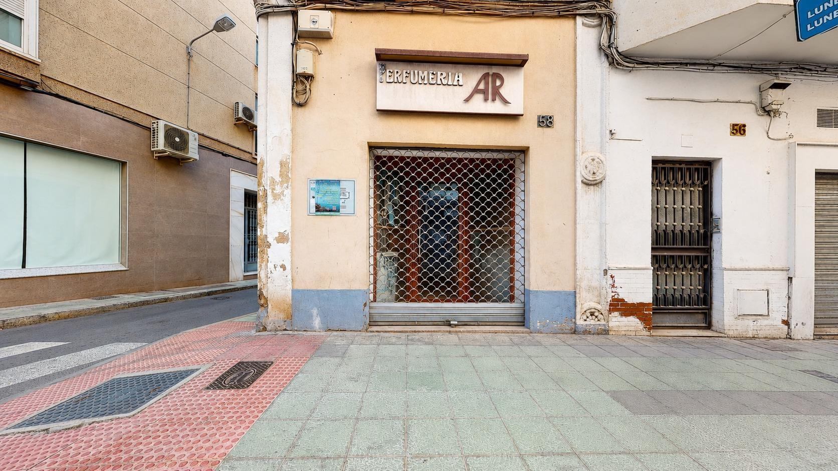 Calle Granada, 58, Almería, Almería for sale Primary Photo- Image 1 of 17