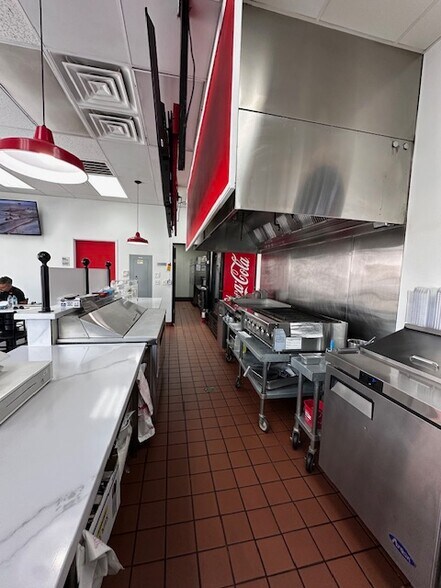 5105 S Fort Apache Rd, Las Vegas, NV à louer - Photo du bâtiment - Image 3 de 12