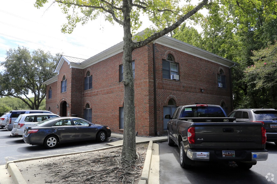 880 Johnnie Dodds Blvd, Mount Pleasant, SC for lease - Building Photo - Image 3 of 13