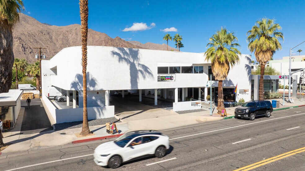 777 N Palm Canyon Dr, Palm Springs, CA à vendre - Photo du bâtiment - Image 2 de 43