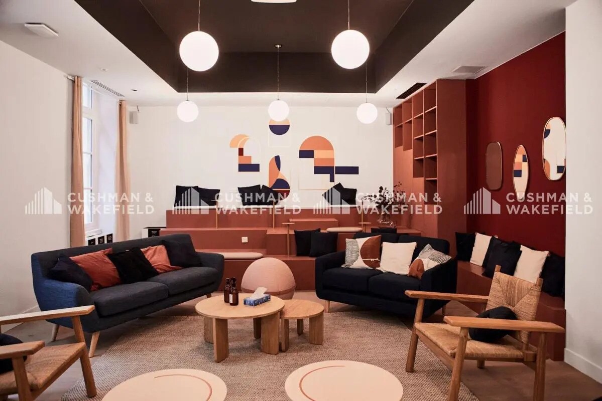 37 Rue Marie-Éléonore De Bellefond, Paris for lease Interior Photo- Image 1 of 6