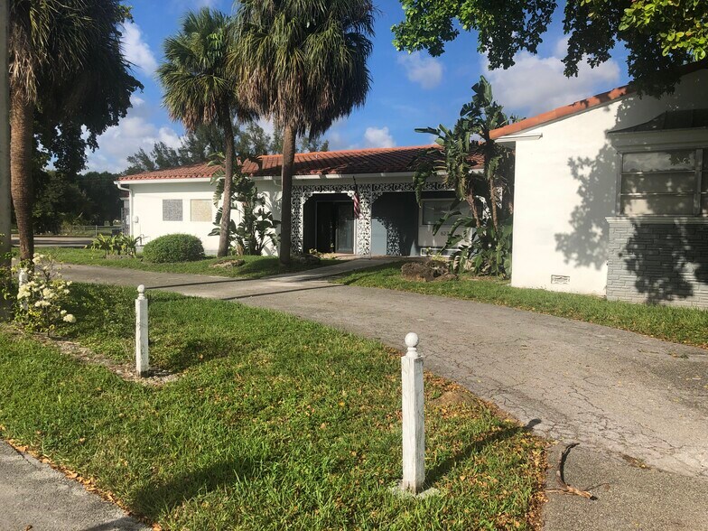 627 Eldron Dr, Miami Springs, FL à vendre - Photo du bâtiment - Image 3 de 5