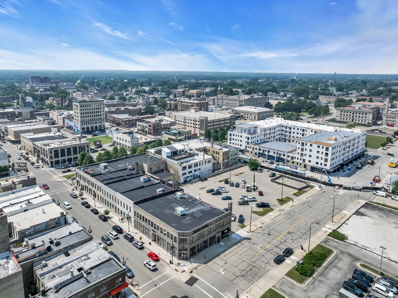 5522 6th Ave, Kenosha, WI à vendre - Photo du bâtiment - Image 3 de 37
