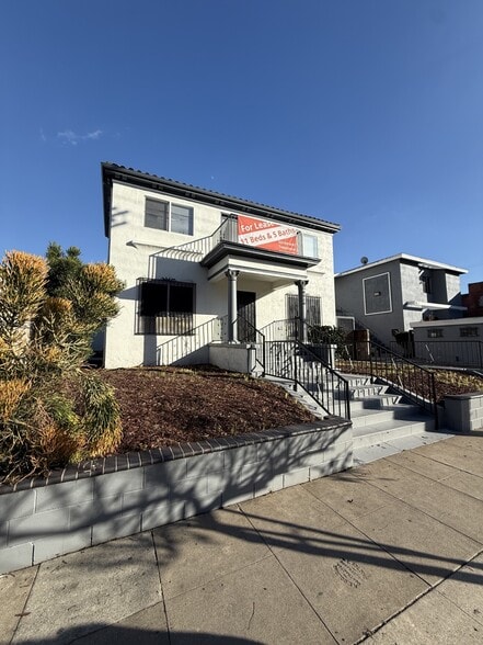 8930 S Vermont Ave, Los Angeles, CA à vendre - Photo du bâtiment - Image 2 de 67