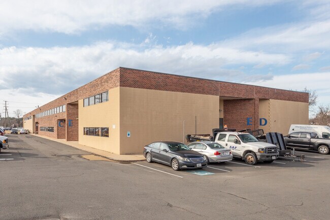 Plus de détails pour 44964 Underwood Ln, Sterling, VA - Industriel à louer