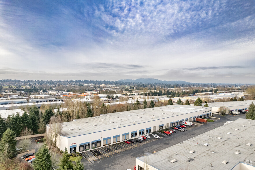 13130-13144 NE Airport Way, Portland, OR for lease - Building Photo - Image 1 of 5