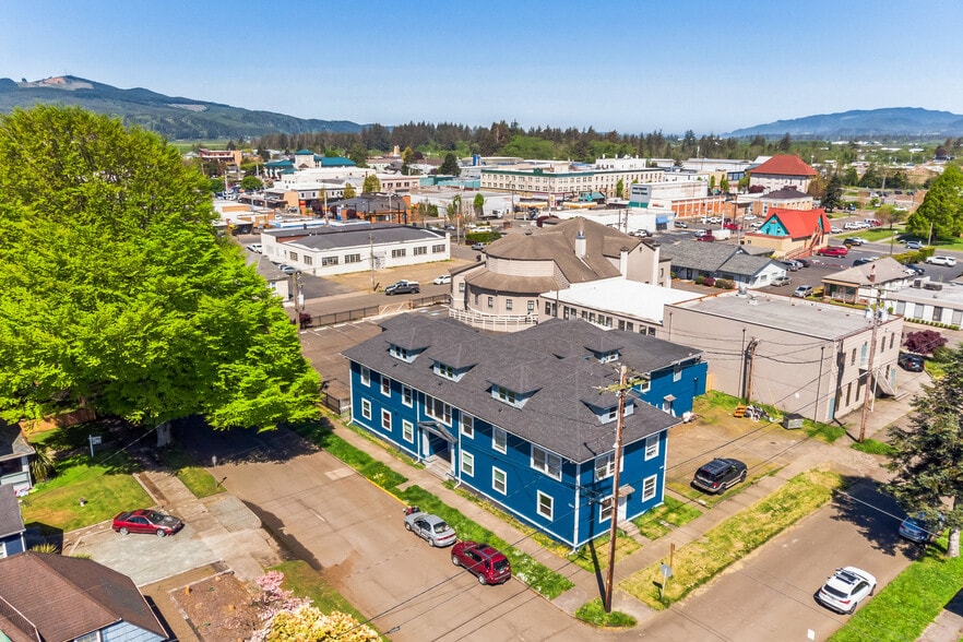 2214 5th St, Tillamook, OR à vendre - Photo du bâtiment - Image 2 de 31