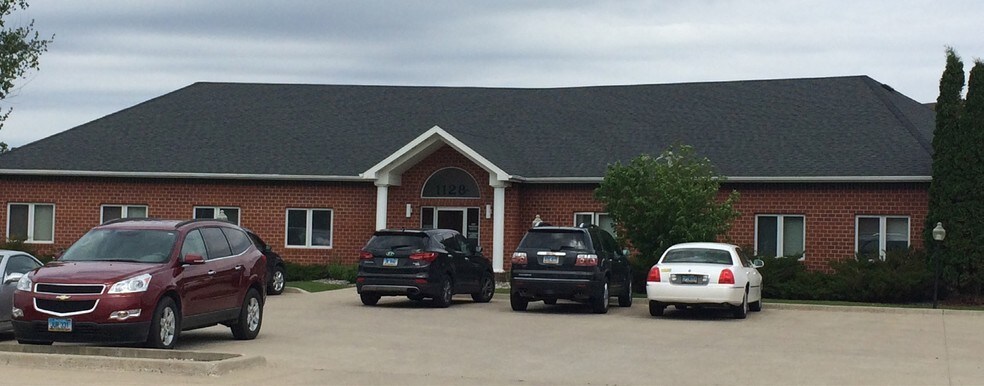 1128 Westrac Dr S, Fargo, ND à vendre - Photo du bâtiment - Image 2 de 2