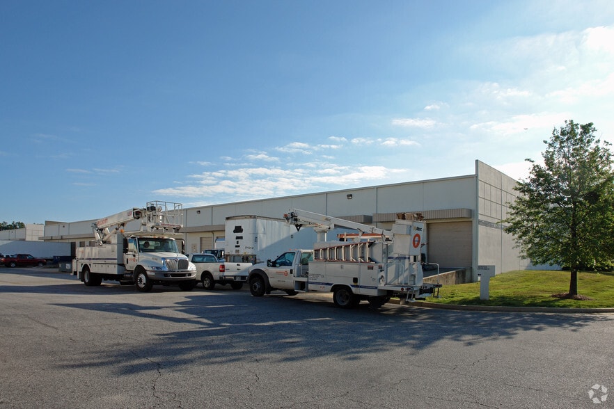 5673 Old Dixie Hwy, Forest Park, GA for lease - Building Photo - Image 3 of 9