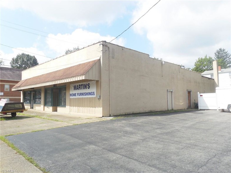 643 Fifth St, Struthers, OH à vendre - Photo du bâtiment - Image 1 de 1