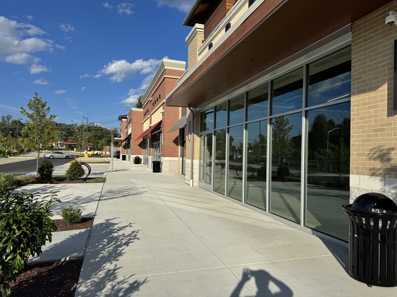 18251 Flower Hill Way, Gaithersburg, MD for lease - Building Photo - Image 2 of 9