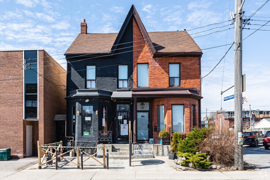 690 Euclid Ave, Toronto, ON for sale - Primary Photo - Image 1 of 1