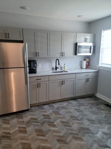 15 Sudbrook Ln, Pikesville, MD for lease - Building Photo - Image 3 of 11