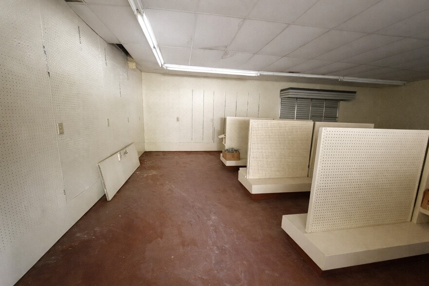 137 W Main St, Manchester, GA for sale - Building Photo - Image 3 of 17