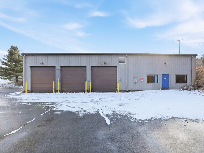 Plus de détails pour 381 Old Mills Rd, Towanda, PA - Industriel à vendre
