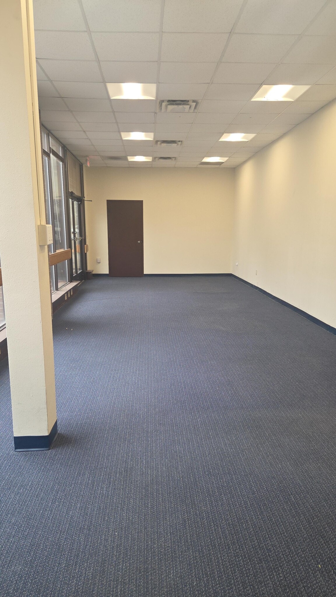 416 N Stanton St, El Paso, TX à louer Photo intérieure- Image 1 de 2