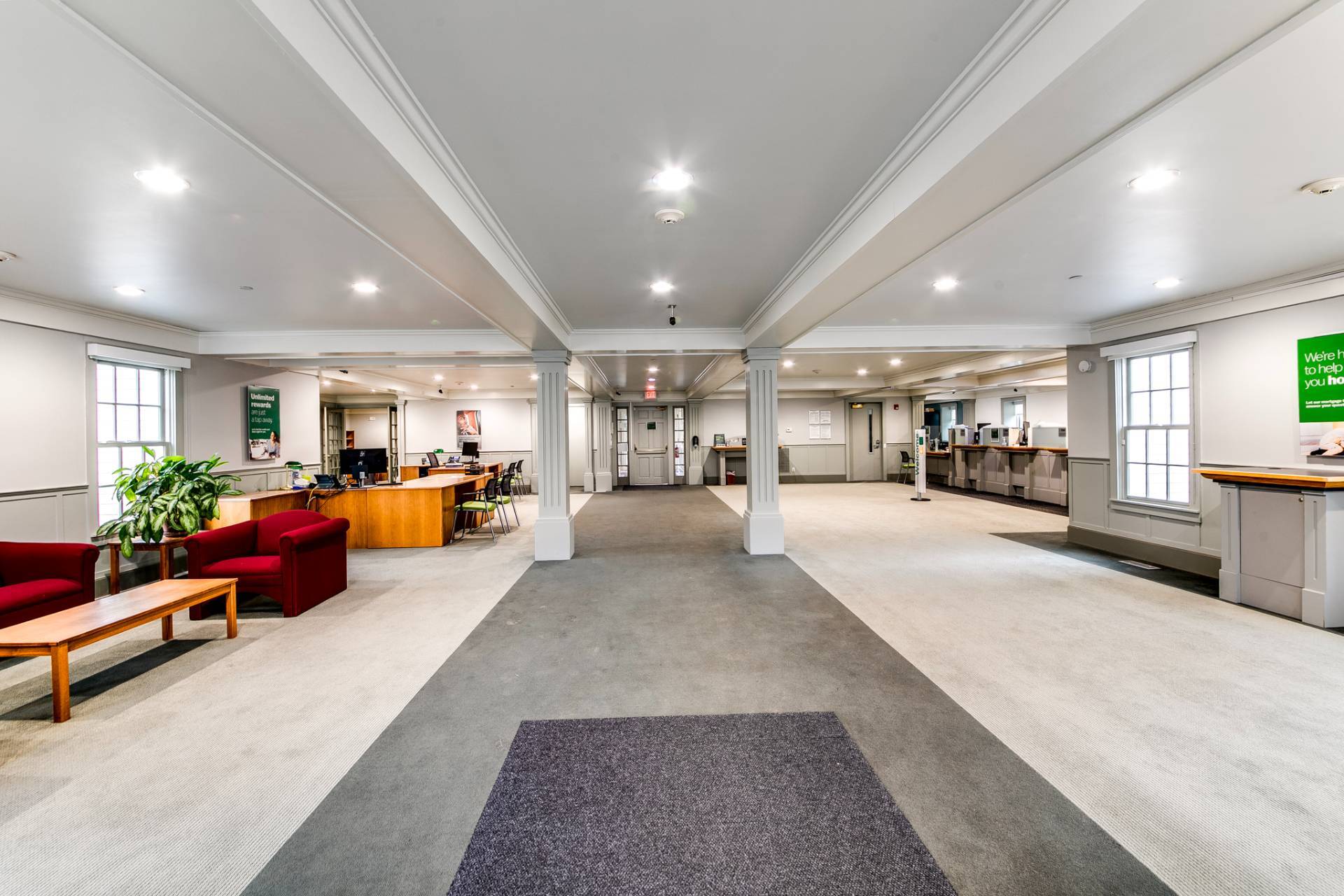 99 Newtown Ln, East Hampton, NY for lease Interior Photo- Image 1 of 15