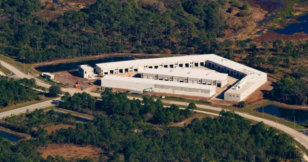 5431-5451 Communications Pky, Lakewood Rnch, Lakewood Ranch, FL for sale - Building Photo - Image 2 of 20