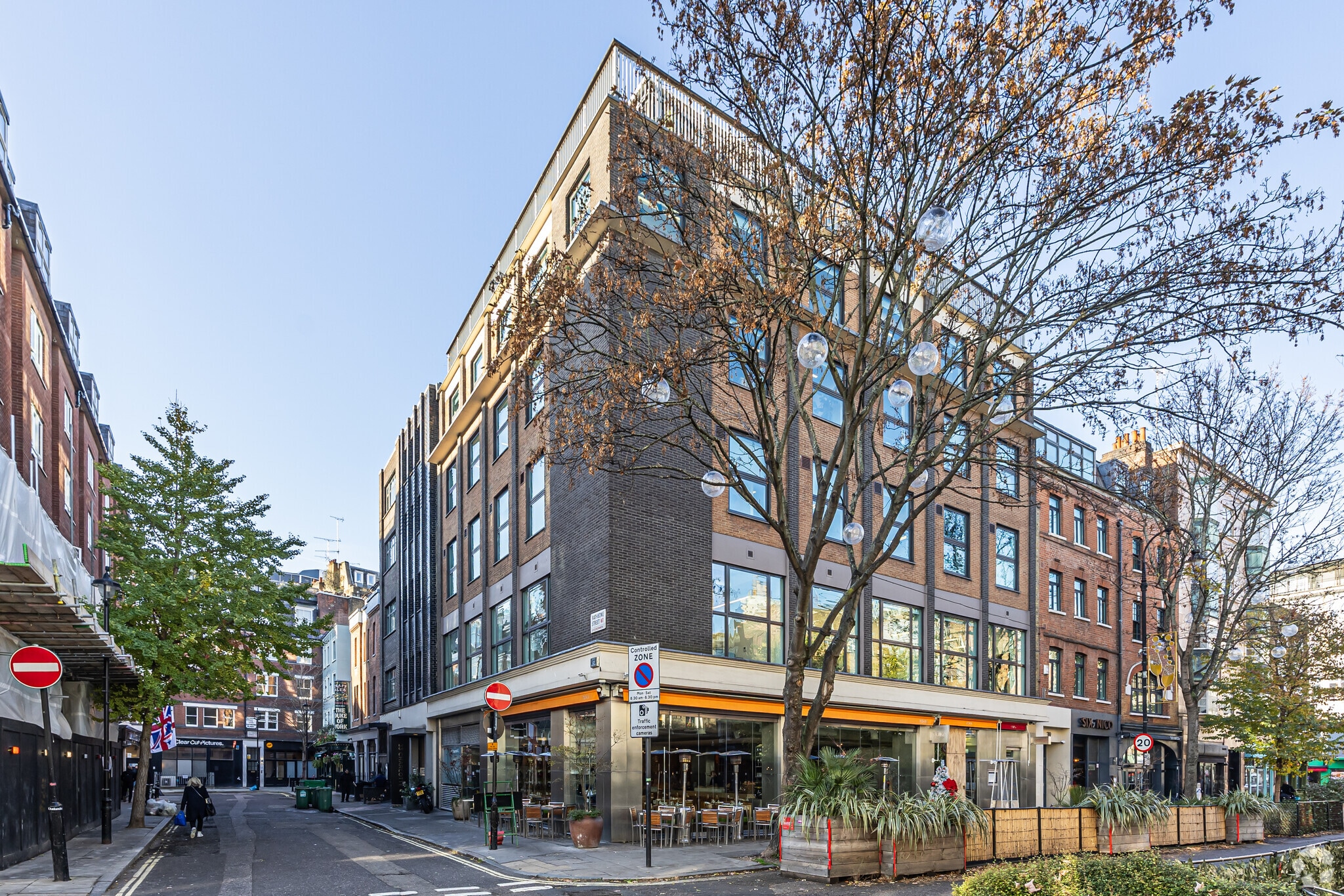 33 Charlotte St, London for lease Primary Photo- Image 1 of 11