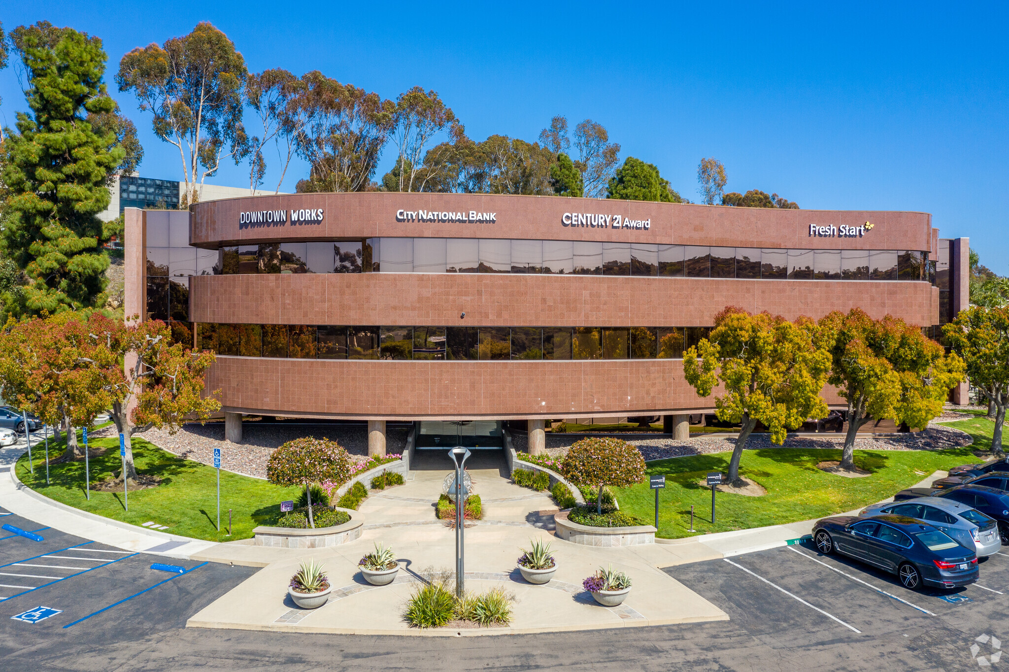 2011 Palomar Airport Rd, Carlsbad, CA for lease Building Photo- Image 1 of 23