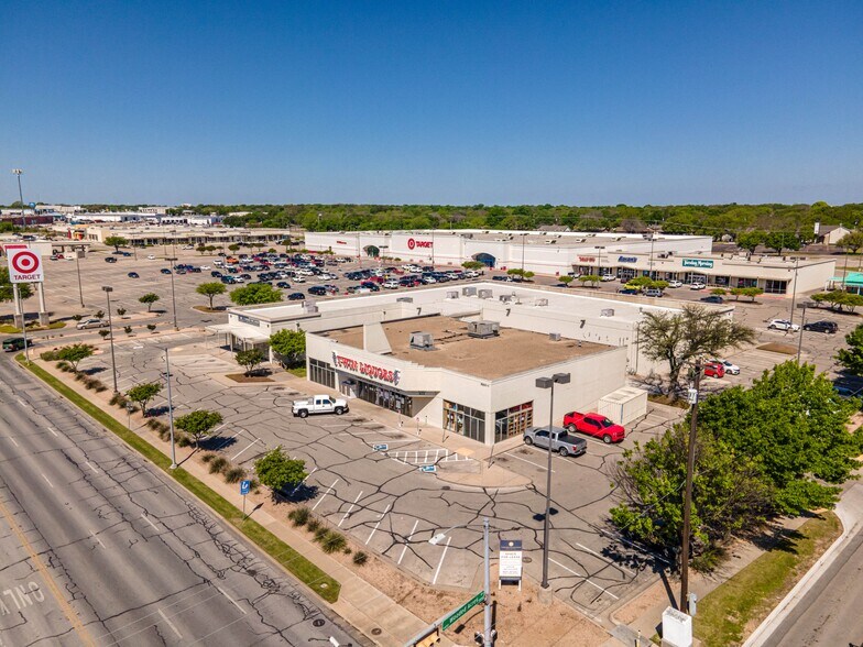 5401 Bosque Blvd, Waco, TX à louer - Photo du bâtiment - Image 1 de 5