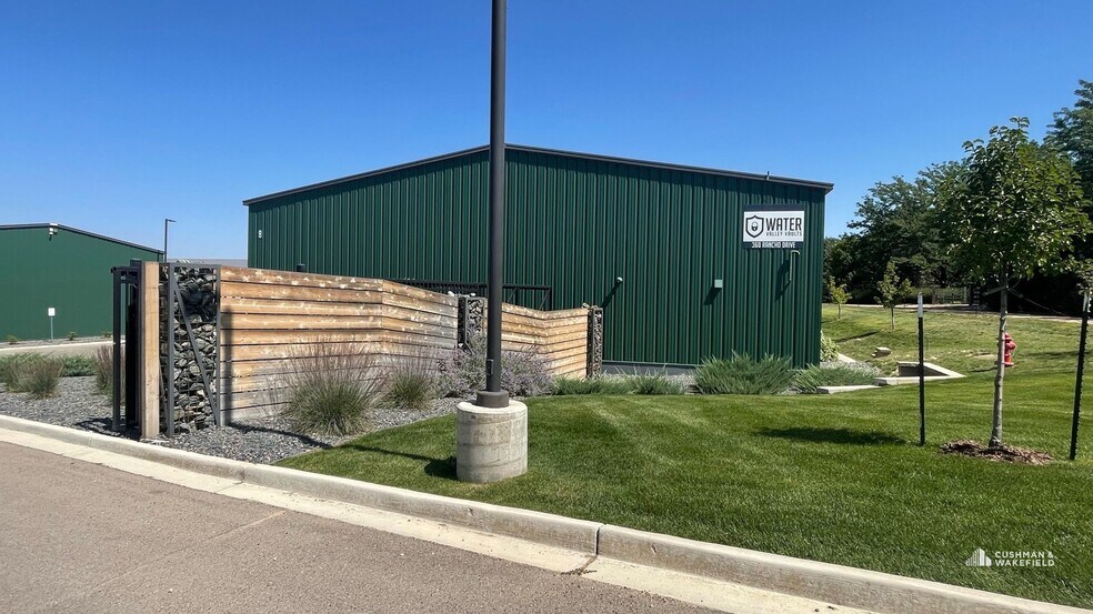 360 Rancho Dr, Windsor, CO à louer - Photo du bâtiment - Image 3 de 15