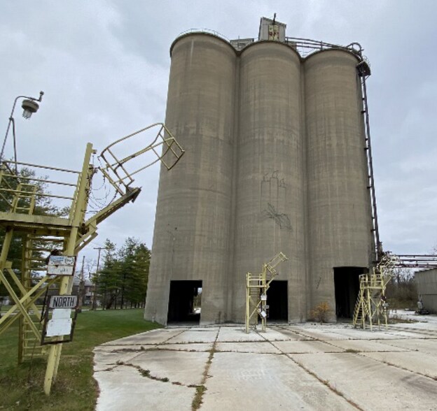 601 E Poland Ave, Bessemer, PA à vendre - Photo du bâtiment - Image 2 de 3