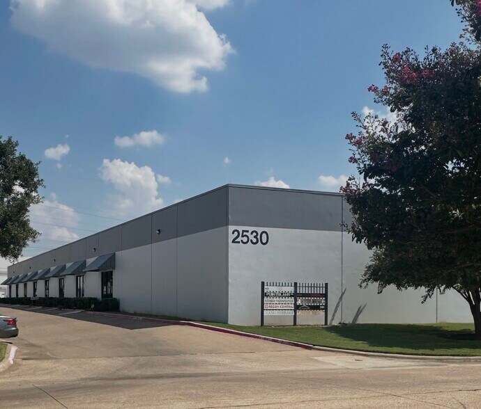 2520-2530 Tarpley Rd, Carrollton, TX à louer - Photo du bâtiment - Image 1 de 2
