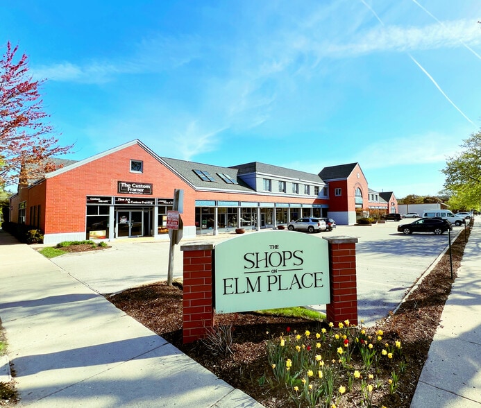 581-607 Elm Pl, Highland Park, IL for lease - Building Photo - Image 2 of 8