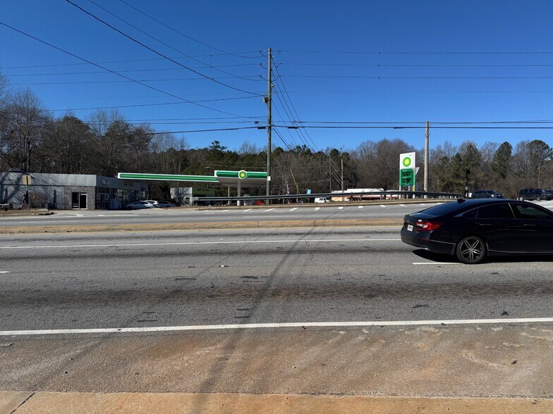 700 Rock Chapel Rd, Lithonia, GA for sale - Building Photo - Image 2 of 11
