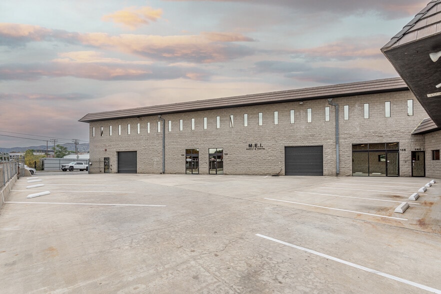 132-142 W Verdugo Ave, Burbank, CA à louer - Photo du bâtiment - Image 2 de 33