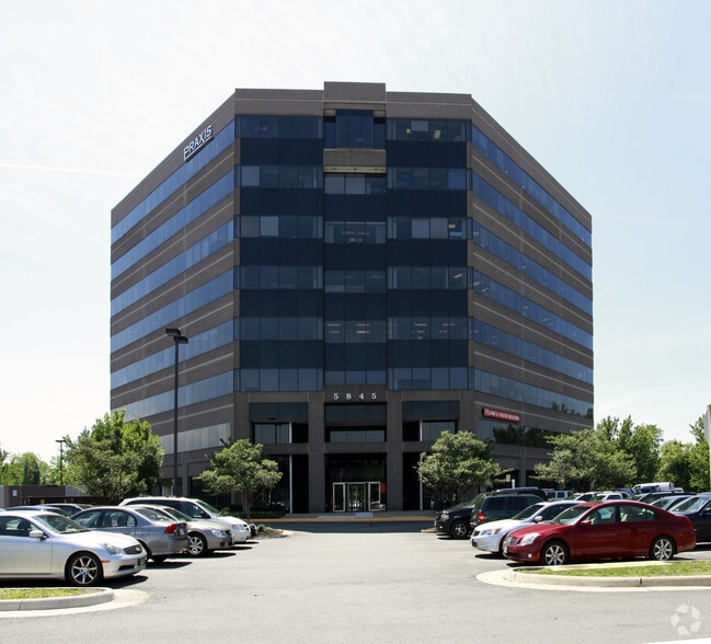 5845 Richmond Hwy, Alexandria, VA à louer - Photo du bâtiment - Image 1 de 6