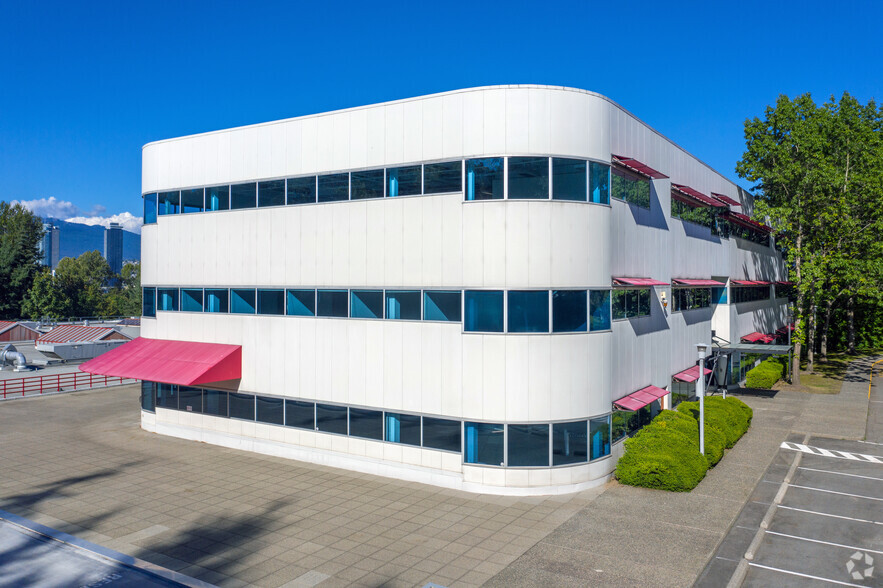 4225 Kincaid St, Burnaby, BC for lease - Building Photo - Image 2 of 4