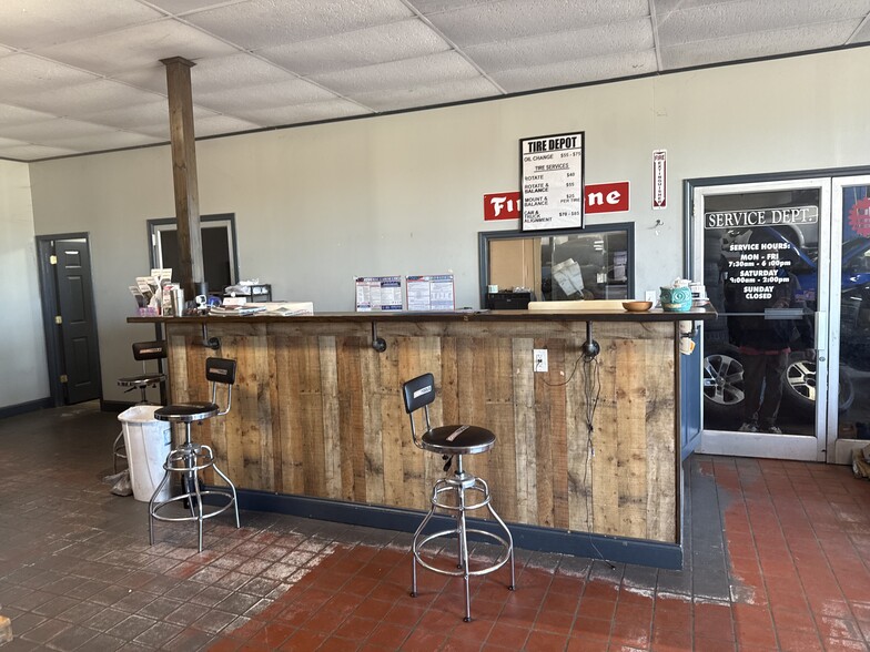 1890 N Columbia St, Milledgeville, GA for sale - Building Photo - Image 2 of 8