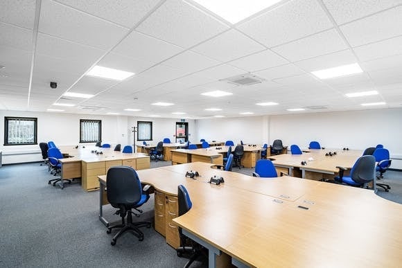 Eldon Way, Crick for lease - Interior Photo - Image 3 of 11