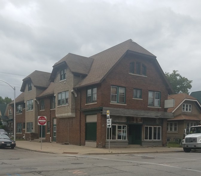 3301 W Lincoln Ave, Milwaukee, WI for sale - Building Photo - Image 1 of 1