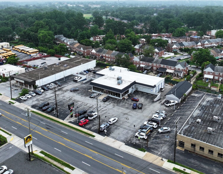 Automotive Portfolio portfolio of 2 properties for sale on LoopNet.ca - Building Photo - Image 2 of 9