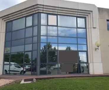 Flex in Aix-en-Provence for lease - Building Photo - Image 1 of 6