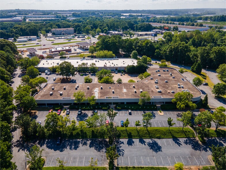 485 Atlanta South Pky, Atlanta, GA for sale - Building Photo - Image 2 of 13