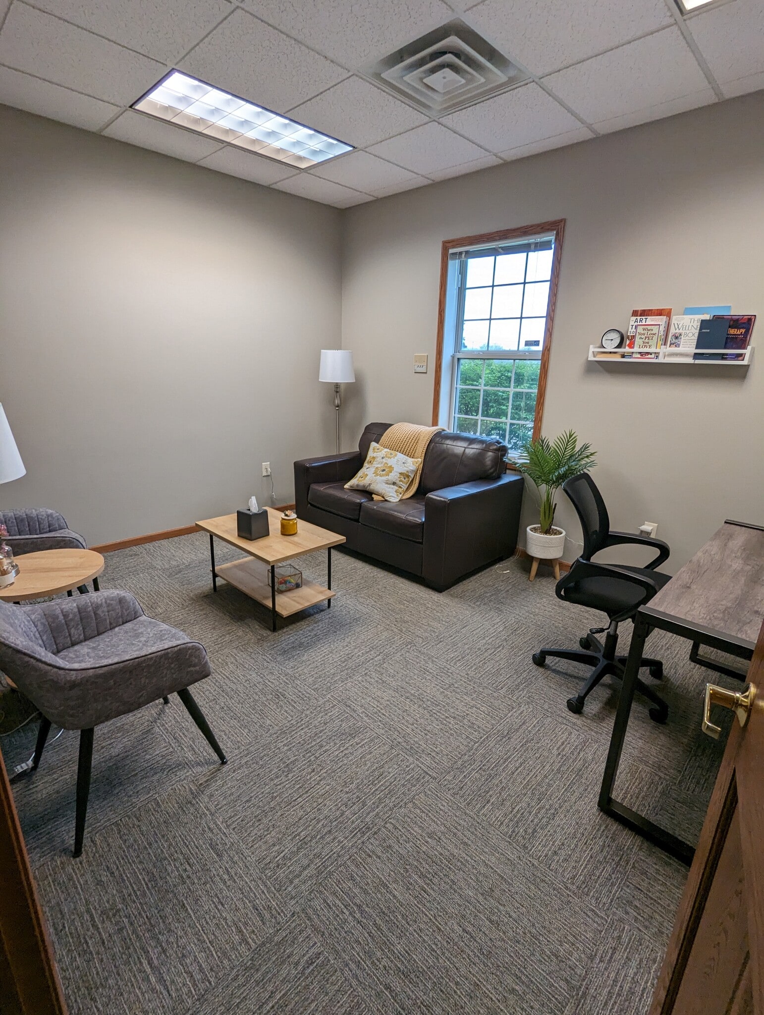 7270 S 13th St, Oak Creek, WI for lease Interior Photo- Image 1 of 3