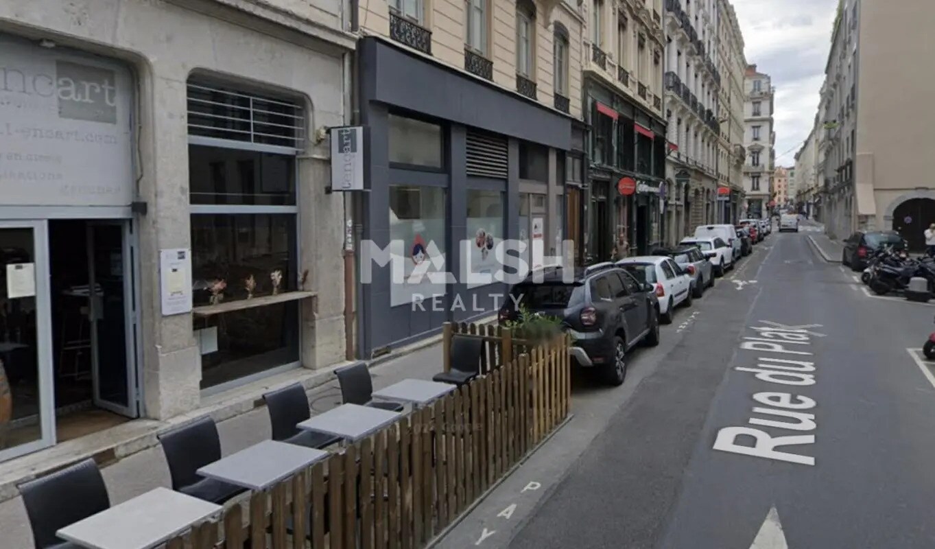 Retail in Lyon for lease Building Photo- Image 1 of 5