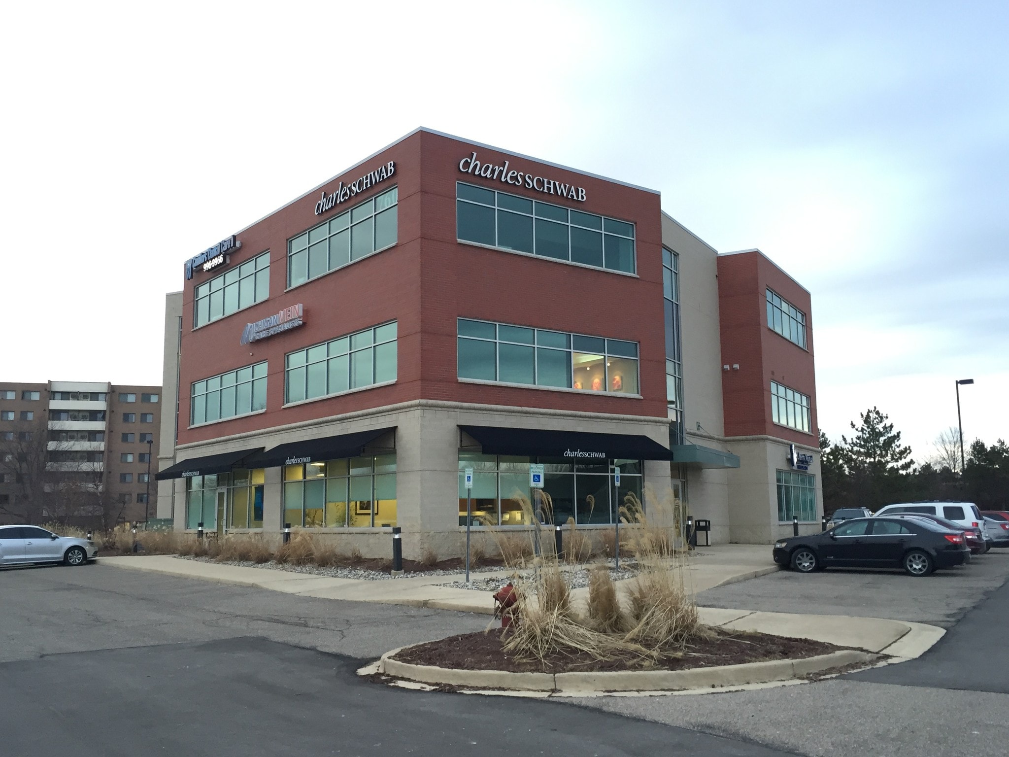 760 W Eisenhower Pky, Ann Arbor, MI for lease Building Photo- Image 1 of 5